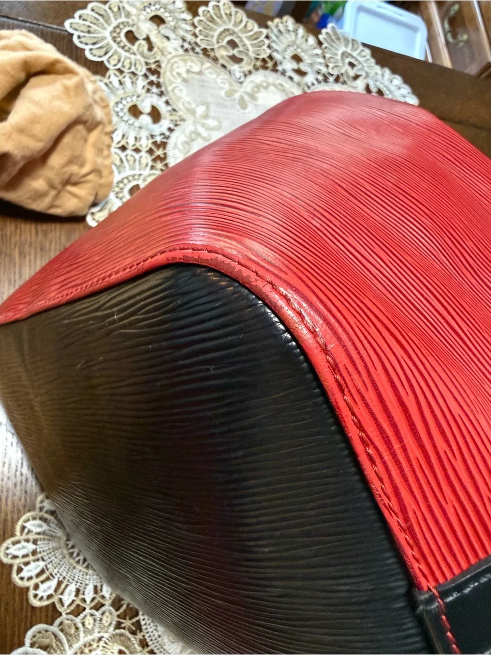 Louis Vuitton Noe PM Red and Black Epi Drawstring Bucket Bag - Picture 4 of 12
